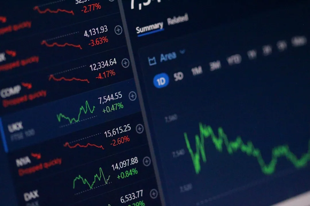 모래시계가 시간을 재고 있는 이미지 — FOMC 발표를 기다리는 대기 구간을 상징