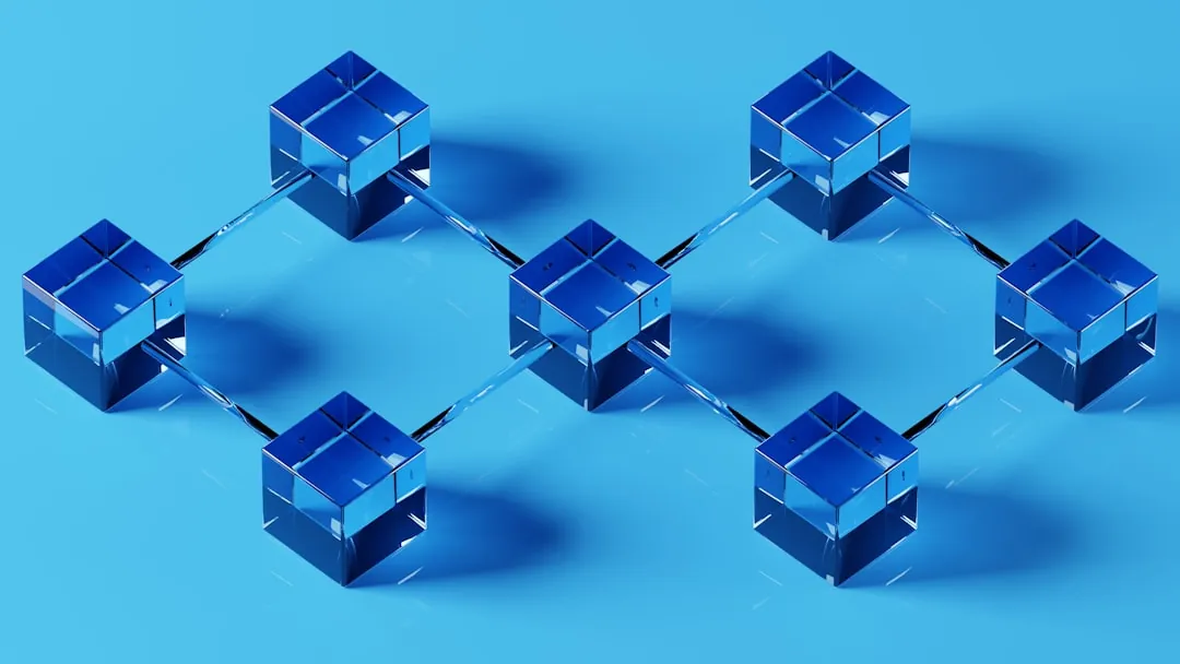 Coinbase 솔라나 DEX 라우팅 인프라 통합과 거래 실패율 개선 흐름을 보여주는 인포그래픽